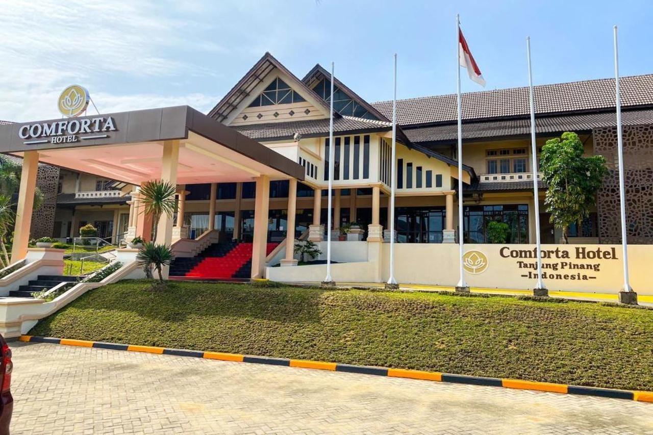 Comforta Hotel Tanjung Pinang Exterior photo