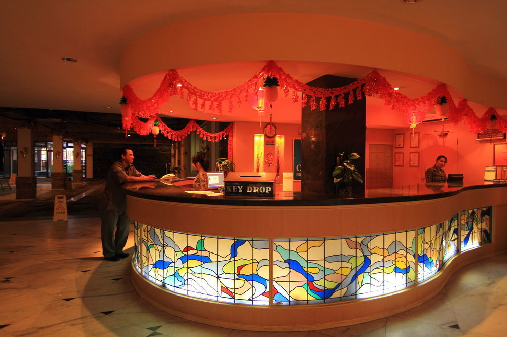 Comforta Hotel Tanjung Pinang Exterior photo
